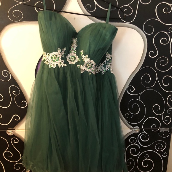 Homecoming Dresses - Picture 1 of 2